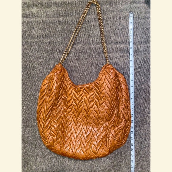 GENUINE ELIE TAHARI 100% LEATHER TOTE - Picture 1 of 10